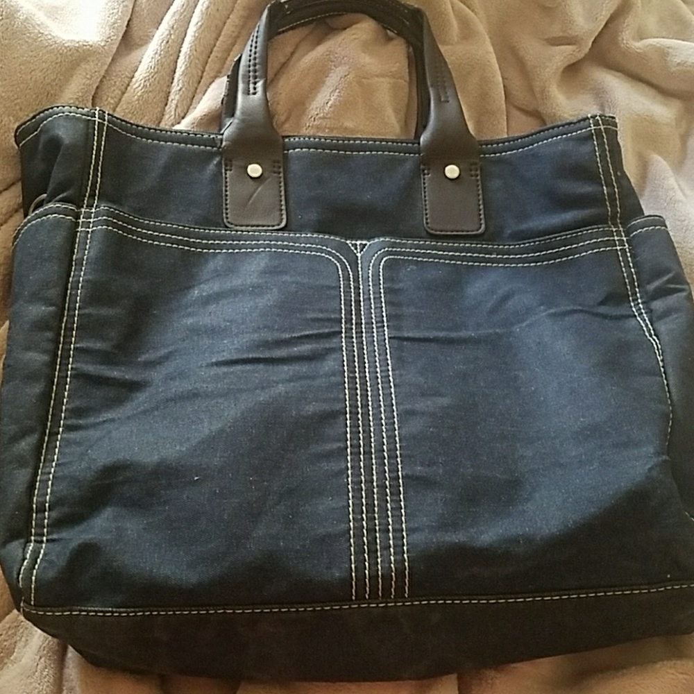 Travel bag with shopping bag